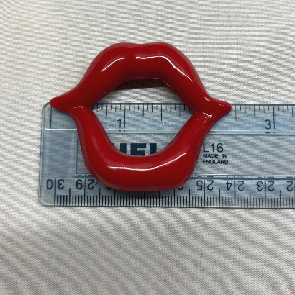 Squire & Small Napkin Holder Set 4 OS Red Good 1977 Vintage Plastic Lips Rings